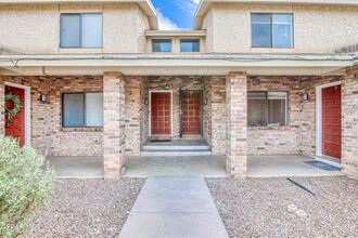 2012 Amy Sue Dr in El Paso, TX - Foto de edificio - Building Photo