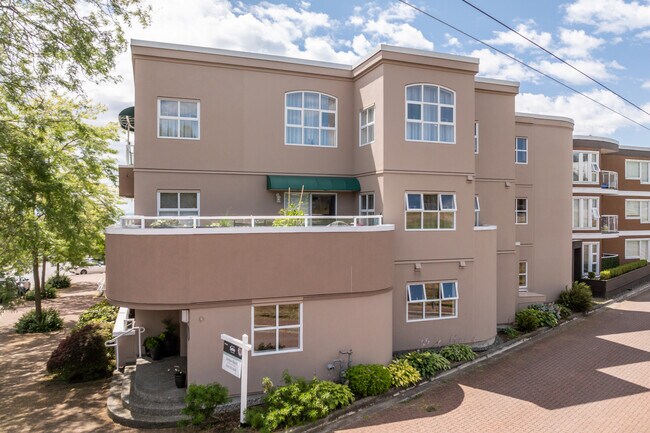 15284 Buena Vista Av
