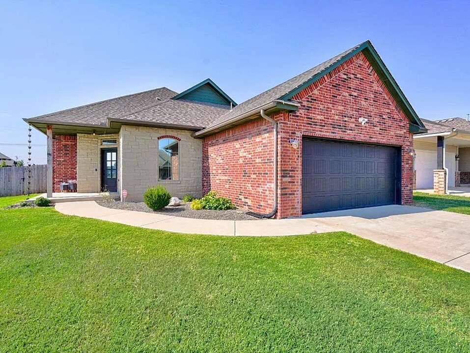 8000 NW 160th Terrace in Edmond, OK - Building Photo