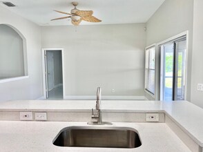 0000 Terrace River Dr in Temple Terrace, FL - Foto de edificio - Building Photo