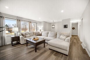 706 Christy Ln in Schererville, IN - Building Photo