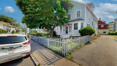 22 Holman St in Boston, MA - Building Photo - Building Photo