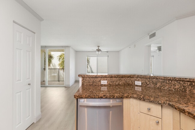 810 Villa Cir in Boynton Beach, FL - Building Photo - Building Photo