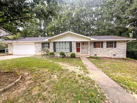 903 Bristol Dr in Bryant, AR - Building Photo