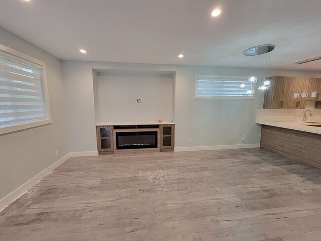 831 Wilson Ave in Kelowna, BC - Building Photo - Building Photo