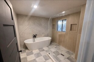 5320 Cirque Dr W in University Place, WA - Building Photo