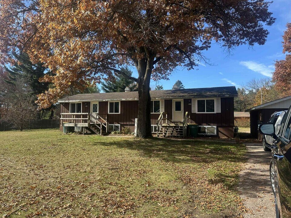 1612 52nd St S in Wisconsin Rapids, WI - Building Photo