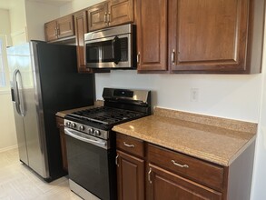 1812 Idaho Ave, Unit Upstairs in Santa Monica, CA - Building Photo - Building Photo