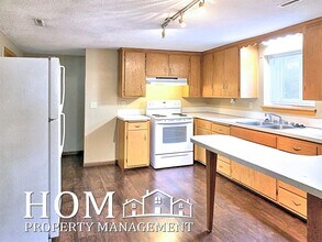 108.5 Rogers St in Mankato, MN - Building Photo - Building Photo