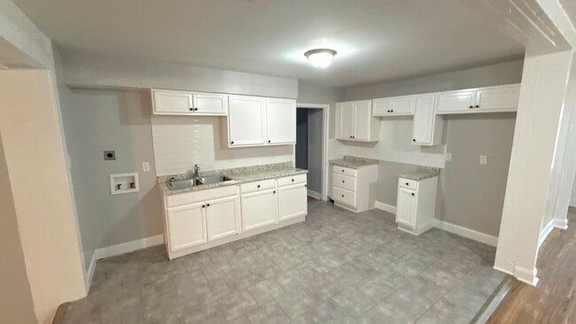 2389 Scaper St in Memphis, TN - Building Photo - Building Photo