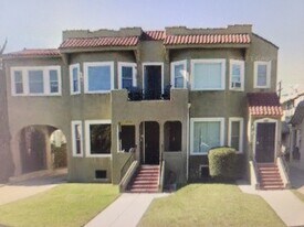 2111 6th Ave in Los Angeles, CA - Building Photo