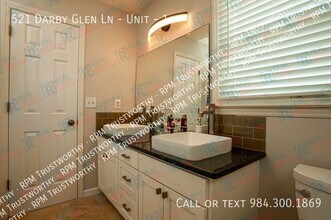 521 Darby Glen Ln in Durham, NC - Foto de edificio - Building Photo