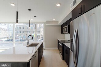 6604 Ridge Ave, Unit 505 in Philadelphia, PA - Foto de edificio - Building Photo