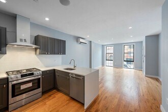 218 Quincy St in Brooklyn, NY - Foto de edificio - Building Photo