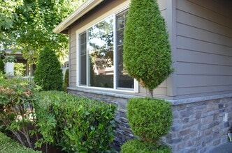 11031 Muirwood Way NE in Redmond, WA - Foto de edificio - Building Photo