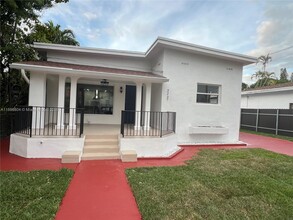 3237 SW 2nd St in Miami, FL - Foto de edificio - Building Photo