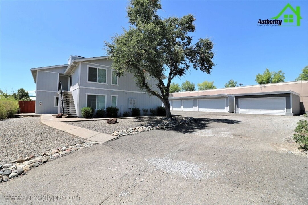 900 Jamieson Ct in Redding, CA - Building Photo