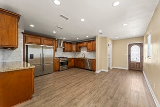 12938 Jefferson Ave in Hawthorne, CA - Building Photo - Building Photo