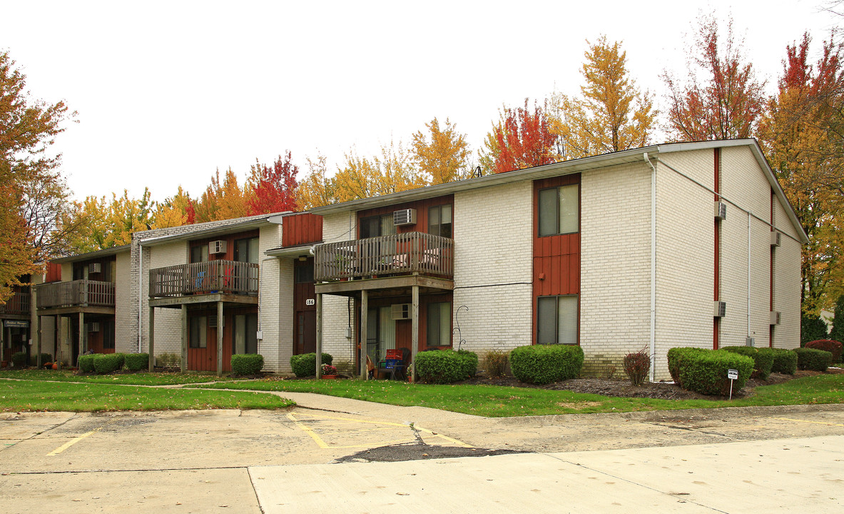 Maple Grove Apartments in Oberlin, OH - Building Photo