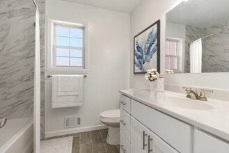 Chatham Hill Apartments in Chatham, NJ - Foto de edificio - Building Photo