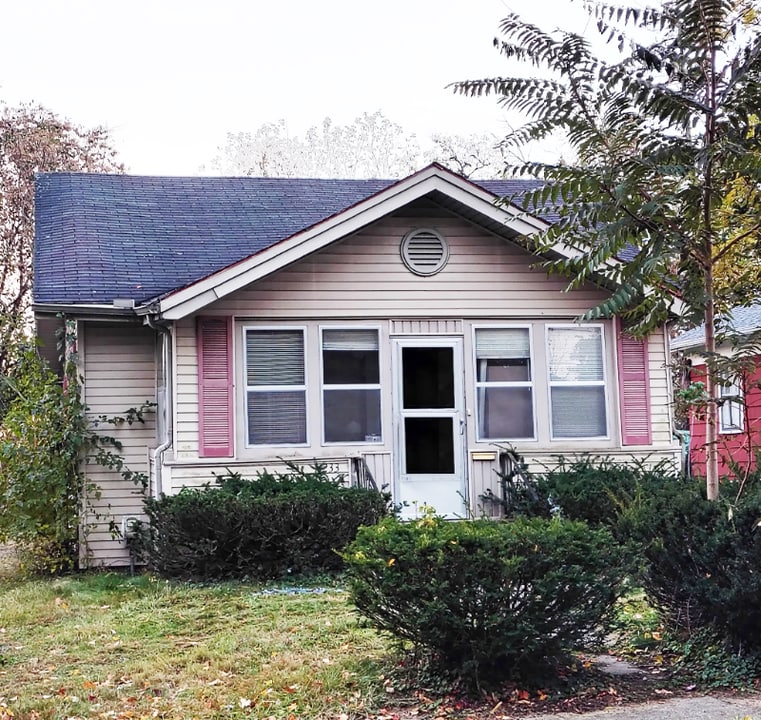 233 Damon St in Jackson, MI - Building Photo