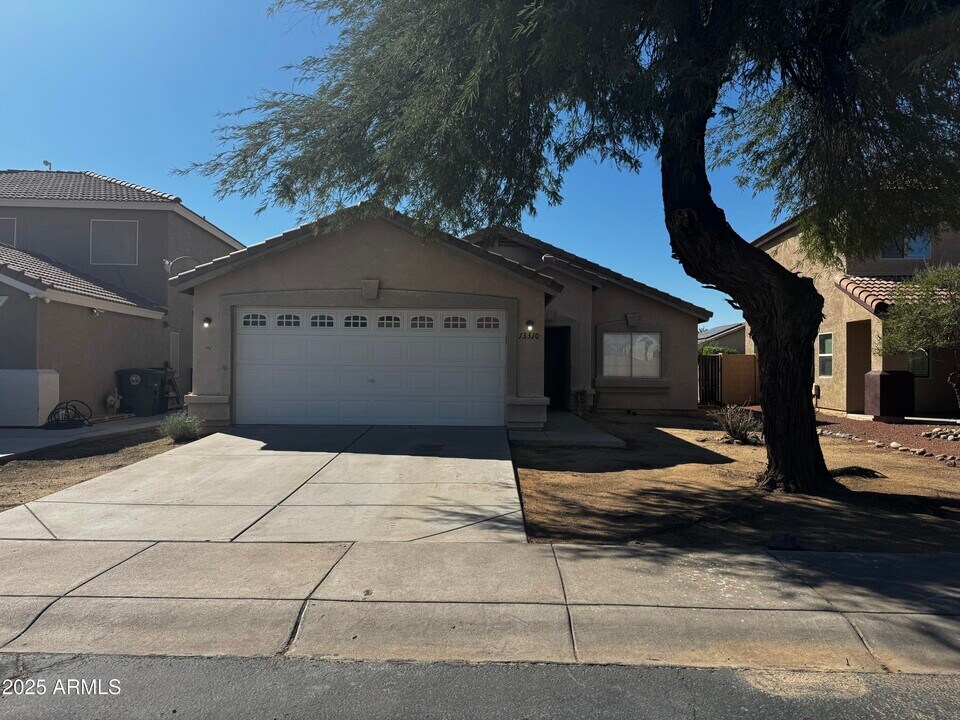 13310 N 126th Ave in El Mirage, AZ - Building Photo