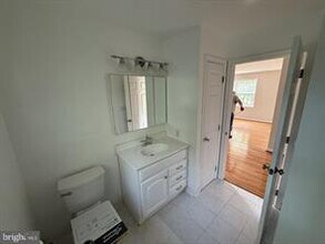 221 Llewelyn Ln in Huntingtown, MD - Building Photo - Building Photo