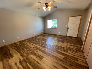 765 Bluegrass Way in Windsor, CO - Building Photo - Building Photo