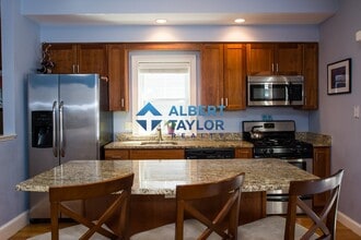 111 Pleasant St, Unit 2 in Boston, MA - Building Photo - Building Photo