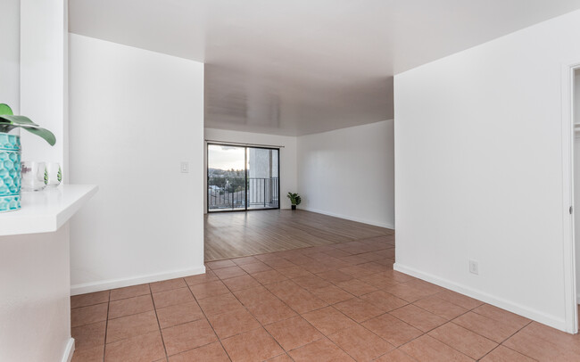 Las Golondrinas Apartments in San Gabriel, CA - Building Photo - Interior Photo