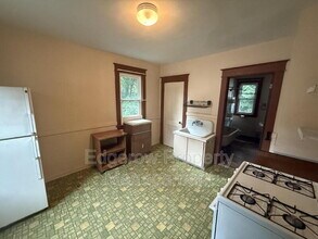915 Jackson St NW in Grand Rapids, MI - Building Photo - Building Photo