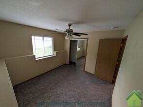 914 Fall Meadow Ln in Belton, MO - Foto de edificio - Building Photo