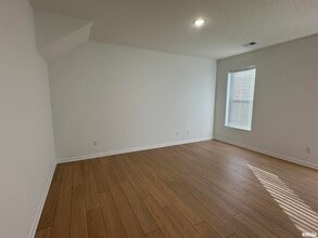 5888 Butterfield Ct in Bettendorf, IA - Building Photo - Building Photo