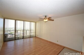 98-402-402 Koauka Loop in Aiea, HI - Foto de edificio - Building Photo