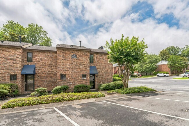 2251 Pernoshal Ct in Dunwoody, GA - Building Photo - Building Photo