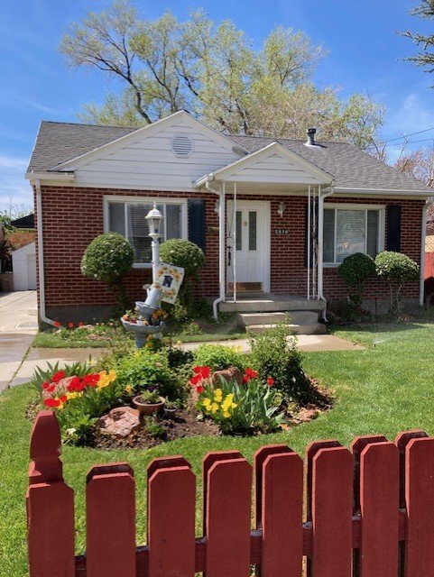 property at 2836 S Kenwood St
