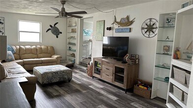 526 Alta Vista in Englewood, FL - Building Photo - Building Photo