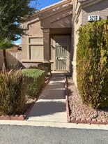 5213 Panguitch Dr in Las Vegas, NV - Building Photo