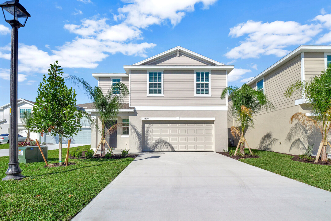 12430 Dakota Ridge Pl in Lehigh Acres, FL - Building Photo