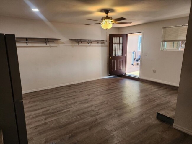 11527 Pluton St in Norwalk, CA - Building Photo - Building Photo