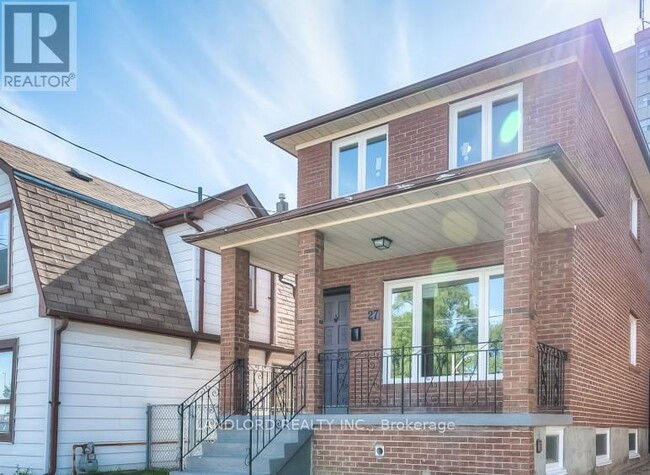27 Ray Ave