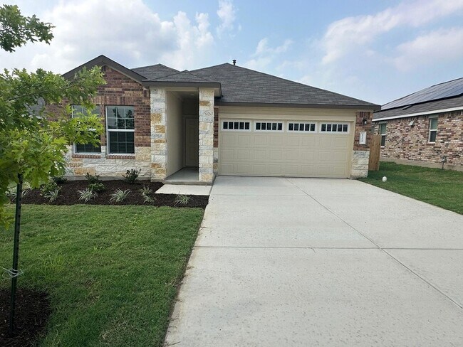 121 Seminole Dr in San Marcos, TX - Building Photo - Building Photo