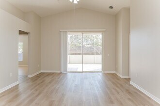 436 Country Vineyard Dr in Valrico, FL - Building Photo - Building Photo