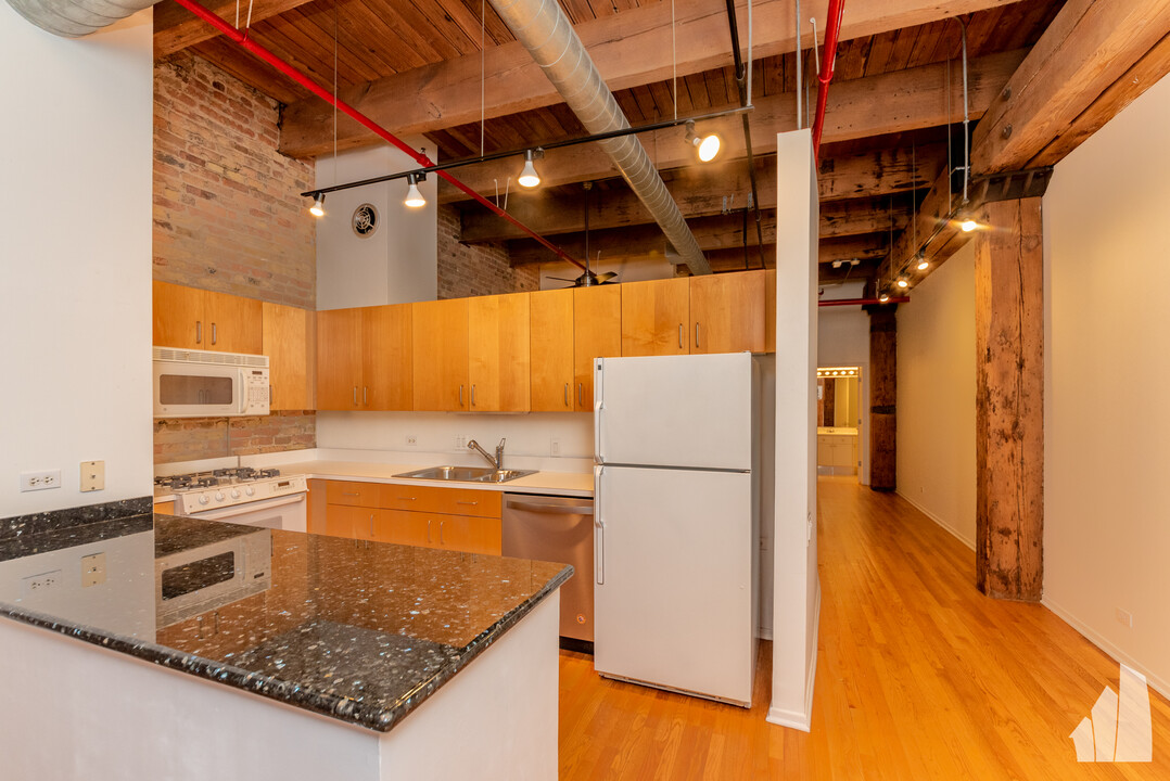 375 W Erie St, Unit 508 in Chicago, IL - Foto de edificio