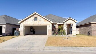 1617 Twin Oaks Cir in Odessa, TX - Building Photo