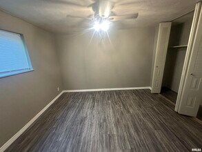 2979 W Cannes Dr in Peoria, IL - Building Photo - Building Photo