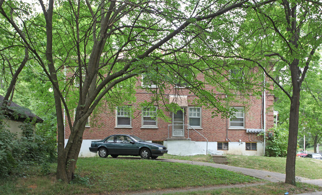 5711 Whitney Ave in Cincinnati, OH - Building Photo - Building Photo