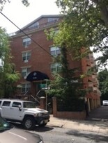 2566 12th St Apartamentos