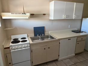 2440 25th St N in St. Petersburg, FL - Foto de edificio - Building Photo