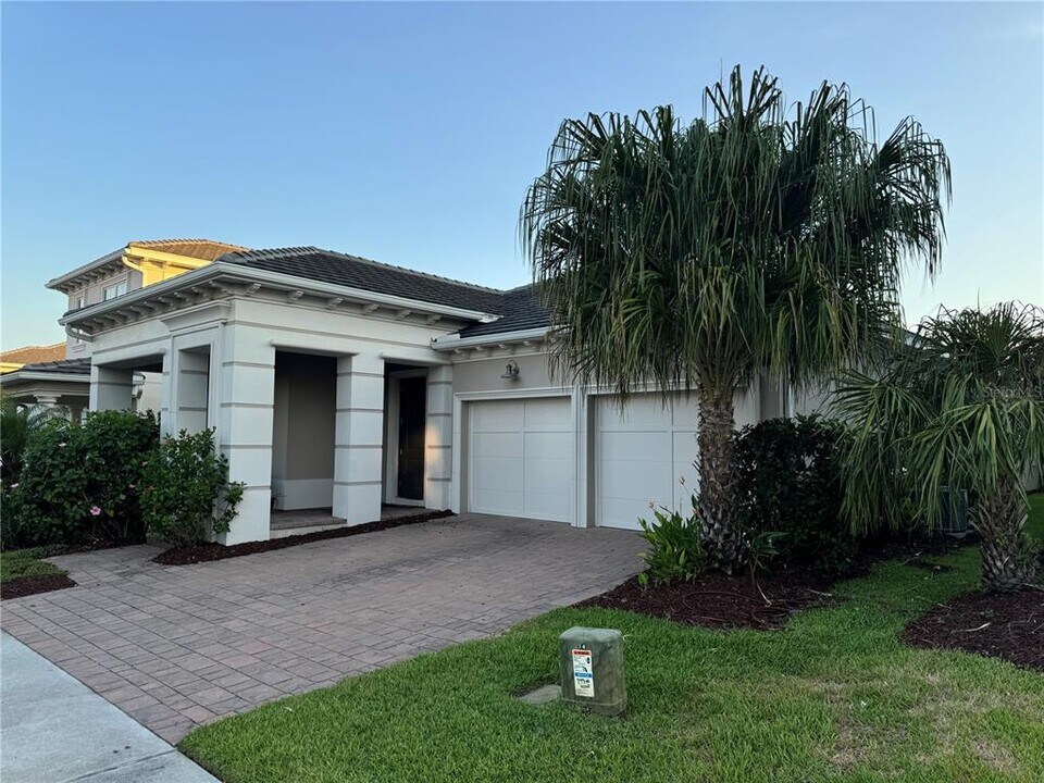 8325 Topsail Pl in Winter Garden, FL - Building Photo